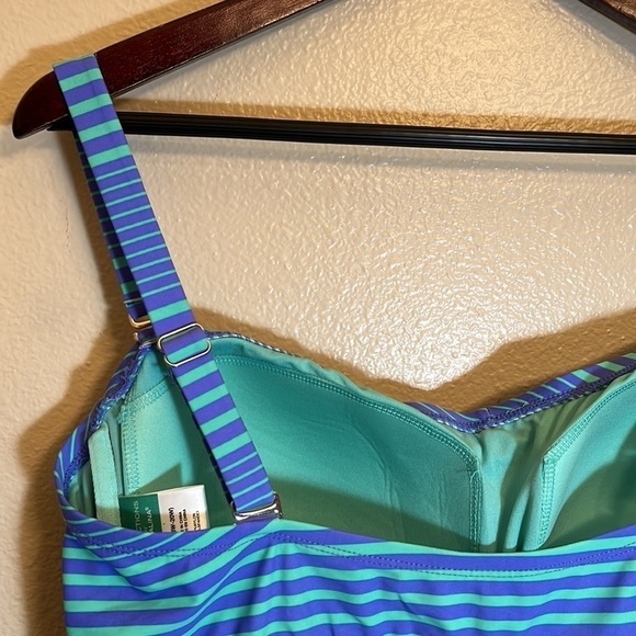 CATALINA Swimsuit Top Plus Size 2X (18W-20W) - Picture 8 of 16
